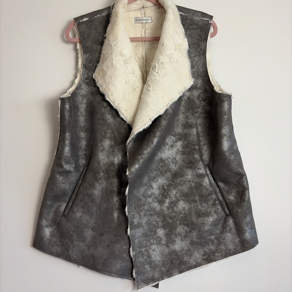 Christopher and Banks Women's Fleece Lined Gray Silver Vest Size XL Faux Suede